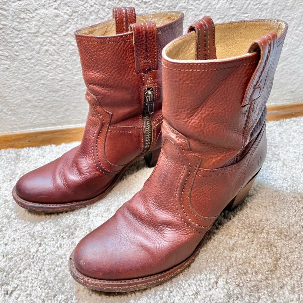 Frye Jane Trapunto Cognac  Leather Boots Size 7B